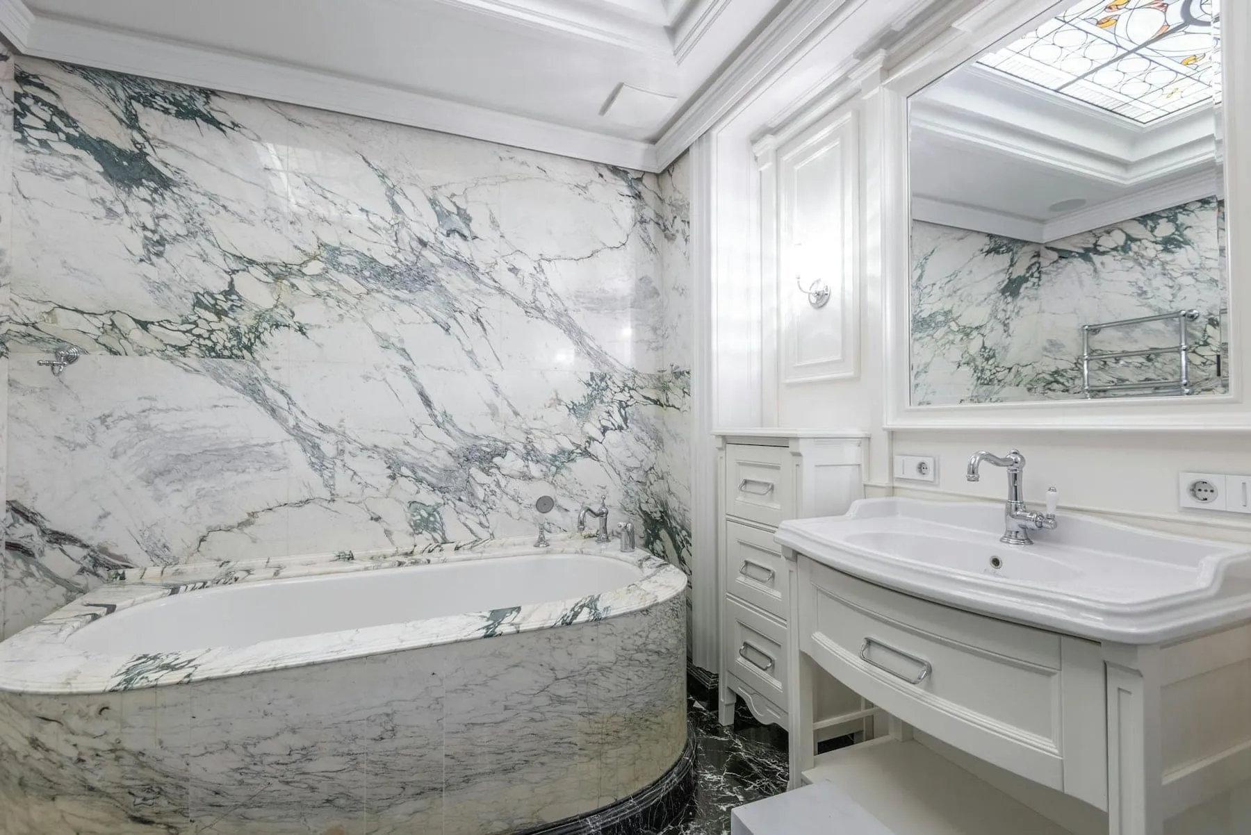 Marble bathroom installation